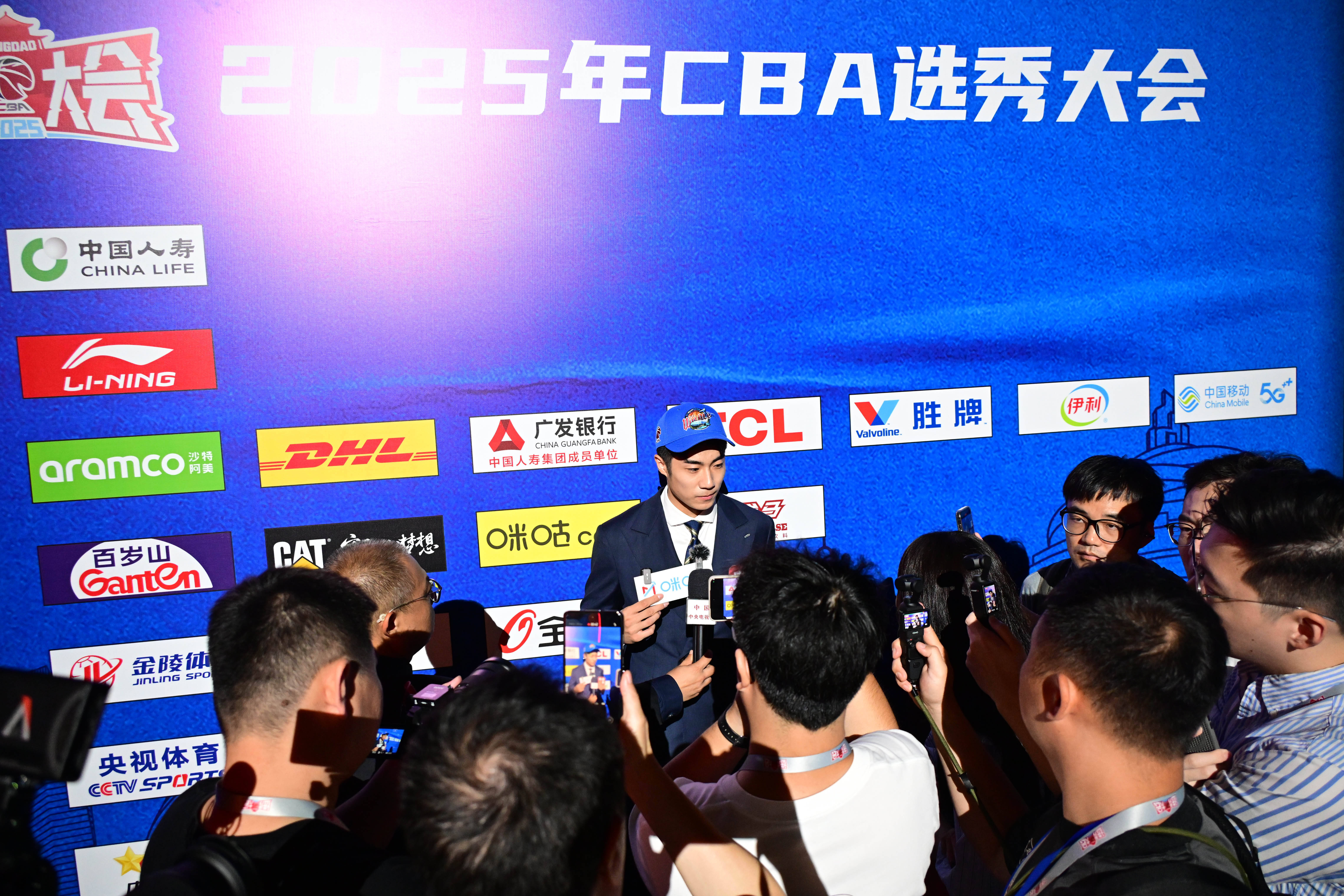 （体育）篮球——2025年CBA选秀大会在青岛举行
